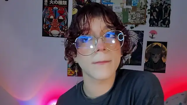 Snapshot of Max_lover1 chatting on December 2025 01:45:02 AM Max lover1 online show from December 2025 01:45:02 AM