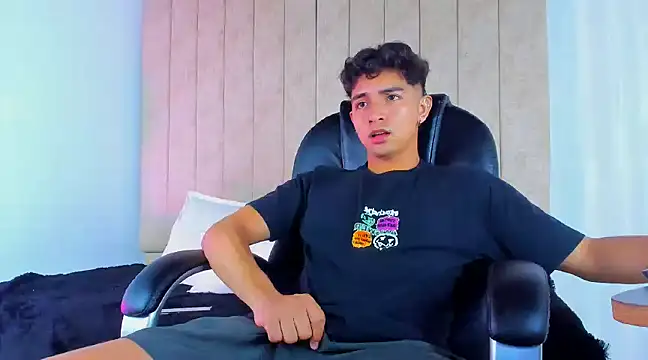 Snapshot of Muichiro_tokito1 chatting on February 2025 03:48:01 AM Muichiro tokito1 online show from February 2025 03:48:01 AM