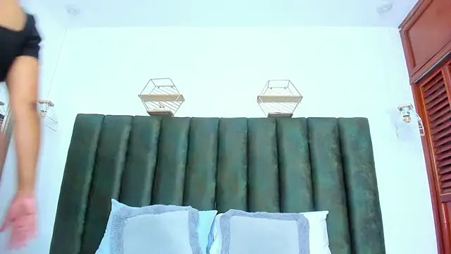 nahomygrey  online show from April 2026 08:12:02 PM