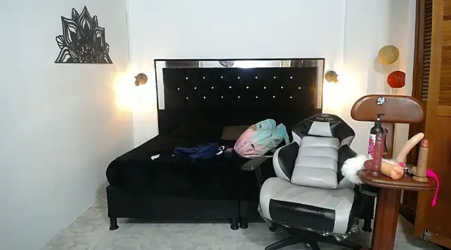 Snapshot of candy_hairy chatting on March 2025 10:07:02 AM candy hairy online show from March 2025 10:07:02 AM