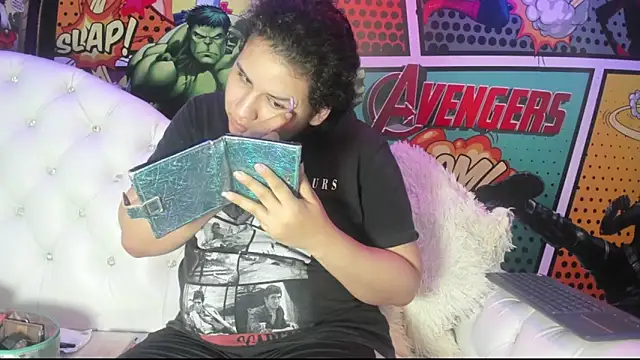 Snapshot of candy_hairy chatting on November 2025 02:32:01 AM candy hairy online show from November 2025 02:32:01 AM