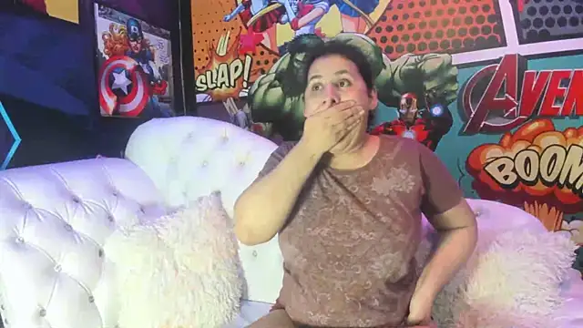 Snapshot of candy_hairy chatting on December 2025 03:03:01 AM candy hairy online show from December 2025 03:03:01 AM