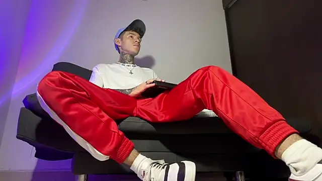 Saturno v online show from March 2025 10:16:02 AM