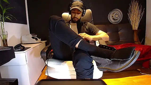 alessandro wye online show from October 2025 10:12:02 AM