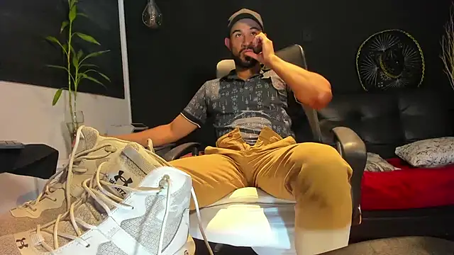 alessandro wye online show from October 2025 06:49:01 AM