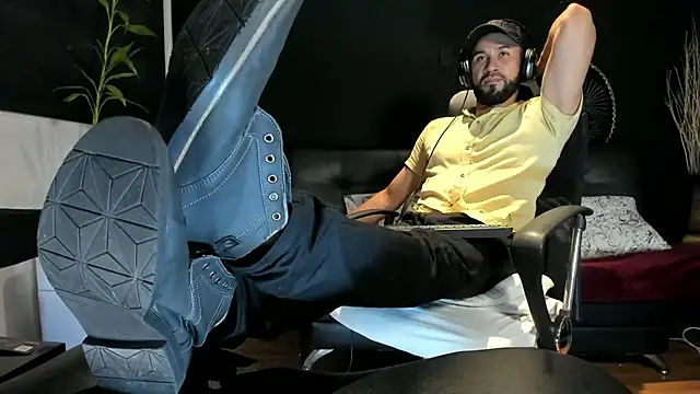 alessandro wye online show from October 2025 04:48:01 AM