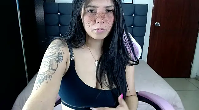 sarah moon2 online show from February 2025 02:59:02 PM