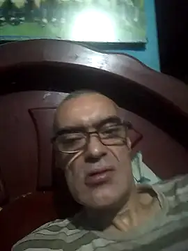 hugosafado333 online show from December 2024 09:31:01 PM