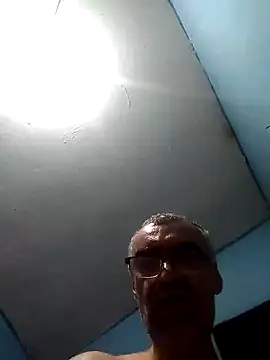 hugosafado333 online show from January 2025 05:11:01 AM