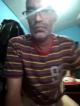 hugosafado333 online show from February 2025 05:37:01 AM