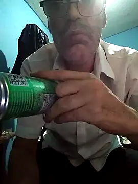 hugosafado333 online show from March 2025 02:34:01 AM