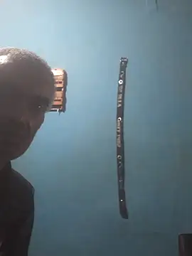 hugosafado333 online show from December 2025 05:46:02 AM