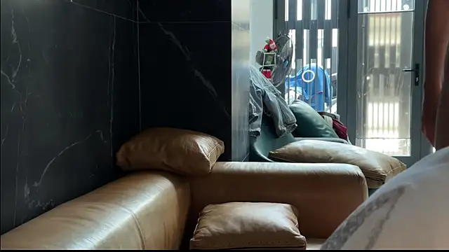 Flying-Dutchmana online show from April 2026 04:51:01 AM