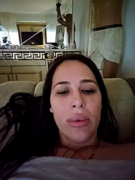 Snapshot of Liilii22 chatting on December 2024 06:37:01 PM Liilii22 online show from December 2024 06:37:01 PM