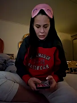 Snapshot of Liilii22 chatting on January 2025 03:44:01 PM Liilii22 online show from January 2025 03:44:01 PM