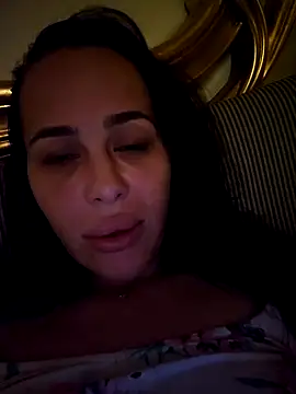 Snapshot of Liilii22 chatting on January 2025 01:32:01 AM Liilii22 online show from January 2025 01:32:01 AM