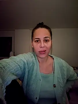 Snapshot of Liilii22 chatting on January 2025 10:23:01 PM Liilii22 online show from January 2025 10:23:01 PM