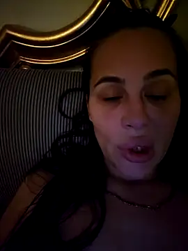 Snapshot of Liilii22 chatting on February 2025 11:37:02 PM Liilii22 online show from February 2025 11:37:02 PM