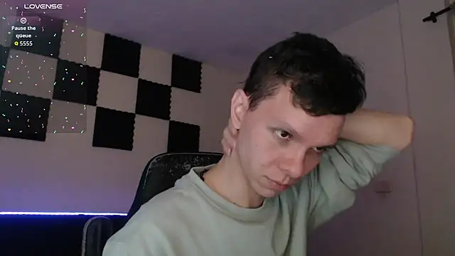 bryamado69 online show from November 2025 06:30:01 AM