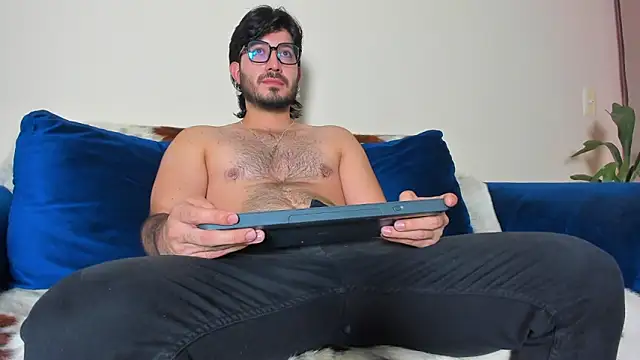 Snapshot of Ackerman_Eren_ chatting on January 2025 06:02:01 PM Ackerman Eren  online show from January 2025 06:02:01 PM