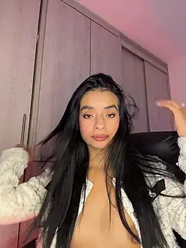 Laura fernandezII online show from December 2025 08:50:02 PM