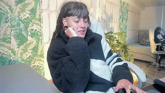  sharlotte777 online show from December 2025 02:02:02 PM