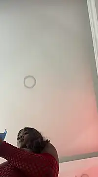 Snapshot of SarahBrunet chatting on March 2025 05:27:01 AM SarahBrunet online show from March 2025 05:27:01 AM