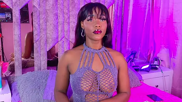 Snapshot of SarahBrunet chatting on October 2025 01:01:01 PM SarahBrunet online show from October 2025 01:01:01 PM