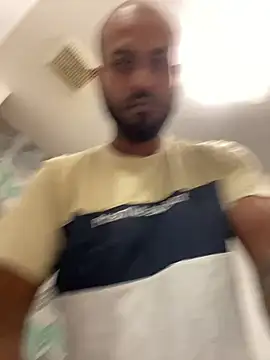 Snapshot of islandvybee55 chatting on February 2025 11:13:02 PM islandvybee55 online show from February 2025 11:13:02 PM