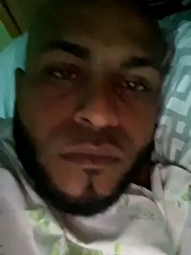 Snapshot of islandvybee55 chatting on September 2025 06:19:02 AM islandvybee55 online show from September 2025 06:19:02 AM