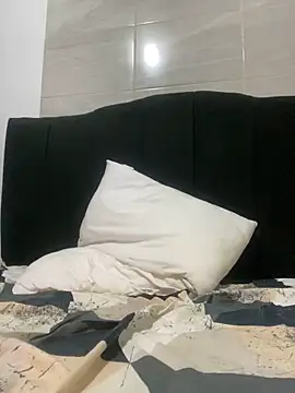 mysteriousgirl20 online show from April 2026 11:05:01 PM