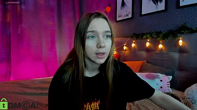 Snapshot of Lesi_Moonie01 chatting on January 2026 08:40:02 AM Lesi Moonie01 online show from January 2026 08:40:02 AM