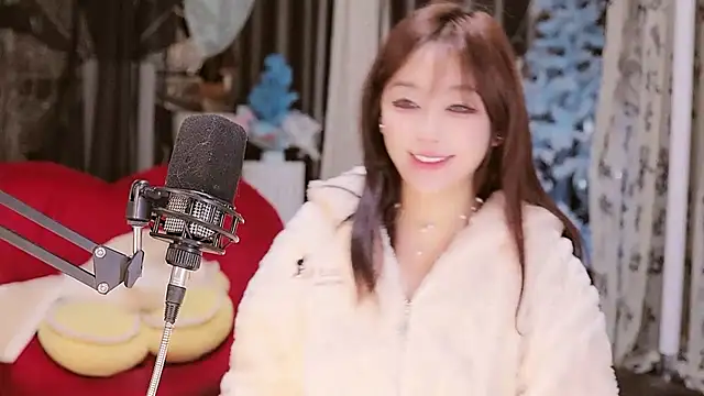 Snapshot of Missy_Nana21 chatting on December 2024 03:53:02 PM Missy Nana21 online show from December 2024 03:53:02 PM