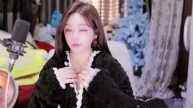 Snapshot of Missy_Nana21 chatting on February 2025 04:33:01 PM Missy Nana21 online show from February 2025 04:33:01 PM