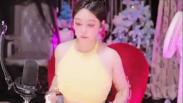 Snapshot of Missy_Nana21 chatting on September 2025 01:38:02 PM Missy Nana21 online show from September 2025 01:38:02 PM