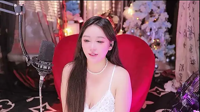 Snapshot of Missy_Nana21 chatting on October 2025 03:54:01 PM Missy Nana21 online show from October 2025 03:54:01 PM