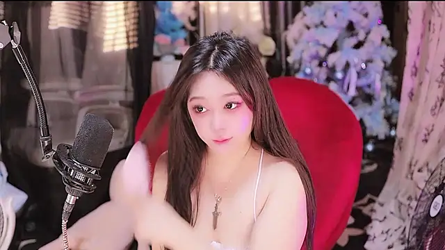 Snapshot of Missy_Nana21 chatting on October 2025 04:19:02 PM Missy Nana21 online show from October 2025 04:19:02 PM