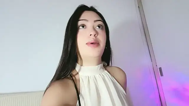 Snapshot of Sweet-Sophiee chatting on July 2026 01:45:02 AM Sweet-Sophiee online show from July 2026 01:45:02 AM