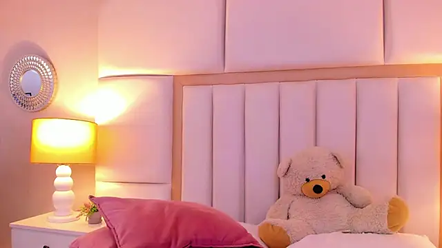 Snapshot of AmbarSantany chatting on March 2025 12:15:01 AM AmbarSantany online show from March 2025 12:15:01 AM