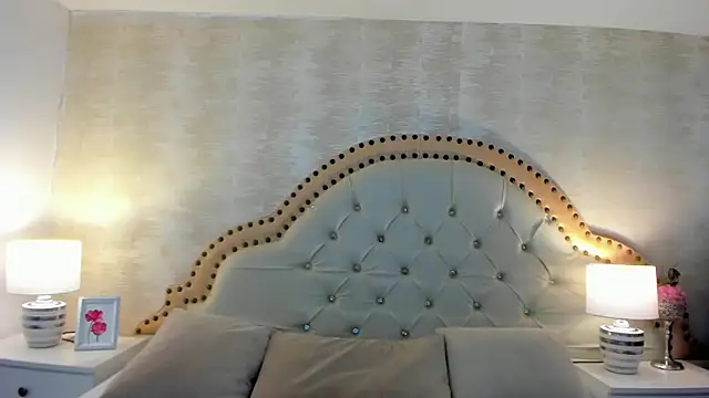 AmbarSantany online show from April 2026 10:05:02 PM