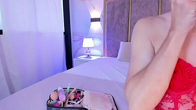 Snapshot of MaxiRogers chatting on December 2025 12:21:01 PM MaxiRogers online show from December 2025 12:21:01 PM