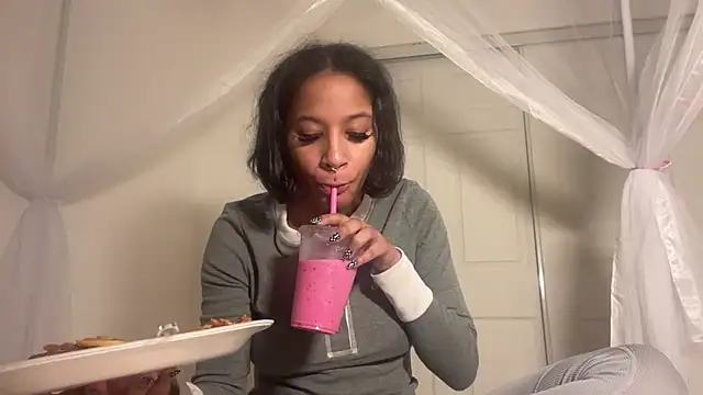 Snapshot of shandiloveslemonss chatting on December 2025 03:55:01 AM shandiloveslemonss online show from December 2025 03:55:01 AM