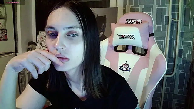 Snapshot of BlackHe4rts_ chatting on December 2024 07:54:02 PM BlackHe4rts  online show from December 2024 07:54:02 PM