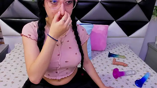 Katty Queen online show from November 2025 12:15:02 PM