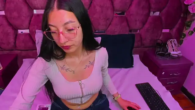 Katty Queen online show from April 2026 12:32:02 PM