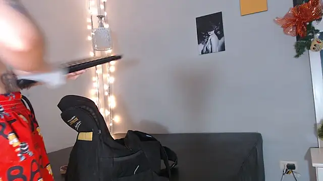 Snapshot of Kimandyuk chatting on December 2024 02:10:02 AM Kimandyuk online show from December 2024 02:10:02 AM