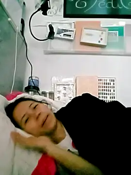 Snapshot of doggiepossession chatting on March 2025 06:50:02 AM doggiepossession online show from March 2025 06:50:02 AM