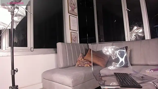 Snapshot of Megan_Lim chatting on February 2025 10:37:02 AM Megan Lim online show from February 2025 10:37:02 AM