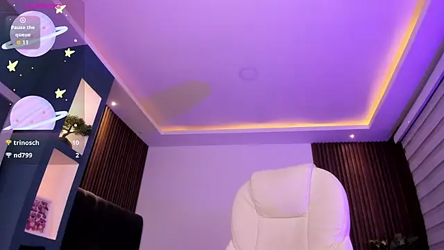 Snapshot of Lucy_Smith2 chatting on December 2024 08:19:02 AM Lucy Smith2 online show from December 2024 08:19:02 AM