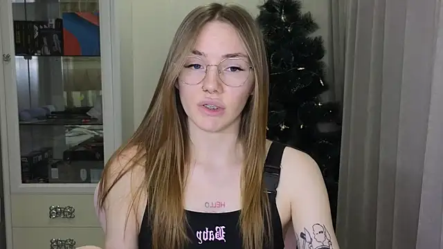 Snapshot of littlevildevil chatting on December 2024 03:12:02 PM littlevildevil online show from December 2024 03:12:02 PM